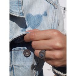 Anillo de plata envejecida tipo sello. CR27A T/14
