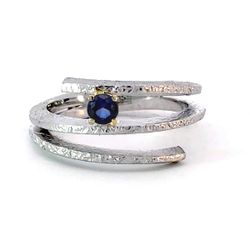 Anillo MIQUEL SARDÀ de plata, oro y zafiro. 23423