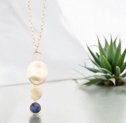 Collar IPPOCAMPO plata bañada en oro con cuarzo azul. IPEL82