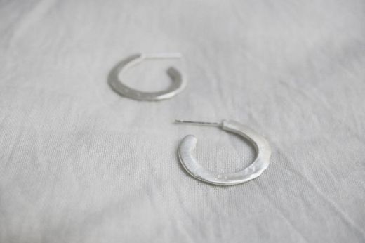 Pendientes JOIDART plata ESTER pequeños. B2843AR063800
