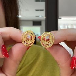 Pendientes IPPOCAMPO plata bañada hilos enredados y circonitas. IPEL326