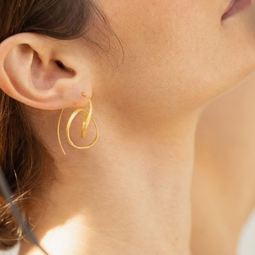 Pendientes JOIDART dorados EMBOLIC medianos. J3232AR023200