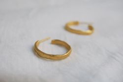 Pendientes JOIDART aros dorados ESTERGOLD pequeños. B3141AR033200