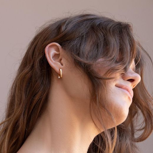 Pendientes JOIDART dorados pequeños LIGNIS estrechos. J3421AR043200