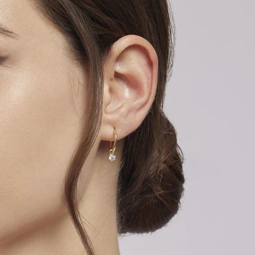 Pendientes MABINA dorados con punto de luz colgante. 563395