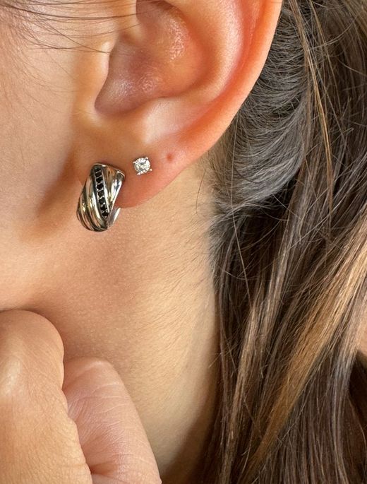 Pendientes PEKAN plata, oro y circonitas negras. MARO2300
