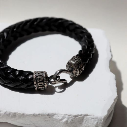 Pulsera PLATADDEPALO Hombre Utsuroi de cuero negro trenzado MB240X T/20