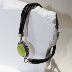Pulsera PLATADEPALO Mujer de cuero Sei con plata 925 y piedra verde. WB564X T/19